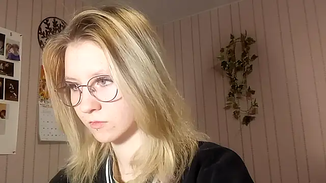 RunawayBr1de online show from February 24, 2026, 3:10 pm