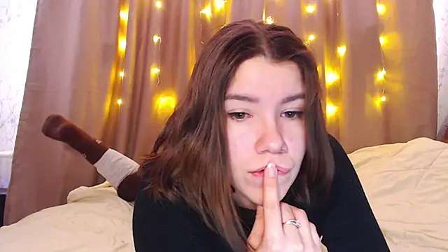 Snapshot of AdelMauds chatting on March 11, 2026, 7:14 am AdelMauds online show from March 11, 2026, 7:14 am