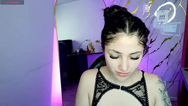 babyy nicols m online show from March 23, 2026, 12:42 pm
