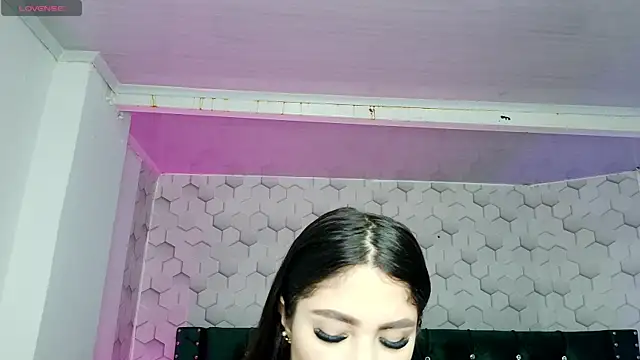babyy nicols m online show from April 27, 2026, 4:49 pm