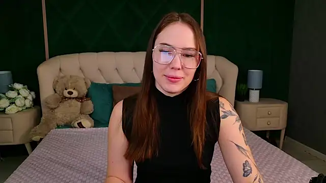Arielle Vade online show from April 23, 2026, 5:19 am