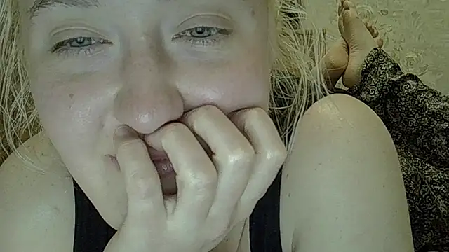 Snapshot of CurvyWild_Lady30 chatting on May 5, 2026, 7:22 pm CurvyWild Lady30 online show from May 5, 2026, 7:22 pm