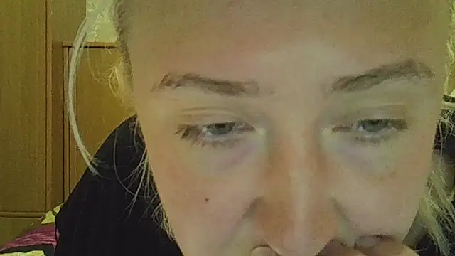Snapshot of CurvyWild_Lady30 chatting on May 31, 2026, 9:38 pm CurvyWild Lady30 online show from May 31, 2026, 9:38 pm