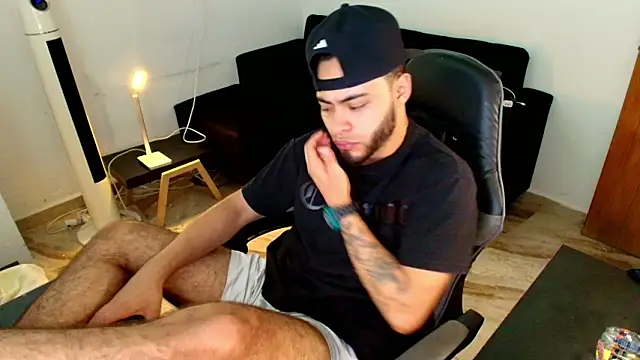 Xanderstone00 online show from March 17, 2026, 4:17 am