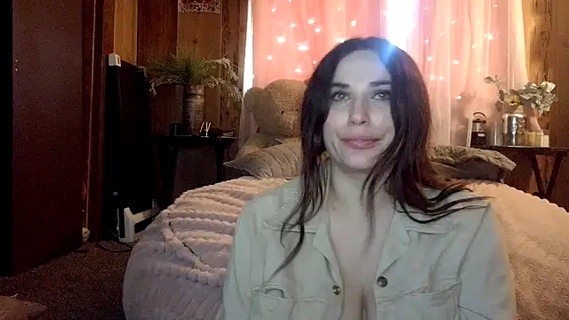 Snapshot of VelvetBrunetteXo chatting on May 15, 2026, 6:59 pm VelvetBrunetteXo online show from May 15, 2026, 6:59 pm