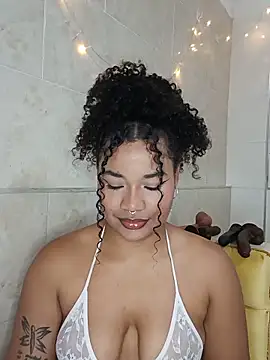 Snapshot of BrianaSweetxxx chatting on May 26, 2026, 3:35 am BrianaSweetxxx online show from May 26, 2026, 3:35 am