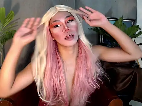 shopiaxox1 online show from March 18, 2026, 5:21 am