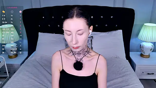 roxy morrison x online show from May 3, 2026, 3:45 am