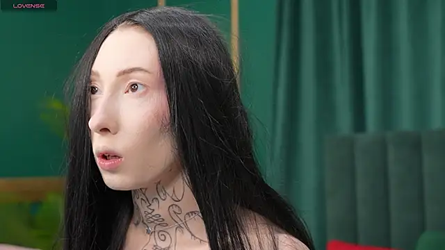 roxy morrison x online show from June 1, 2026, 3:41 am