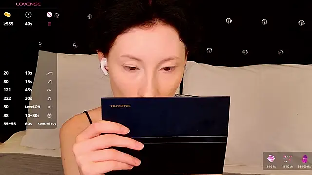 roxy morrison x online show from August 3, 2026, 3:38 am