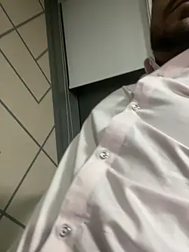 hassuniii online show from February 25, 2026, 7:23 pm