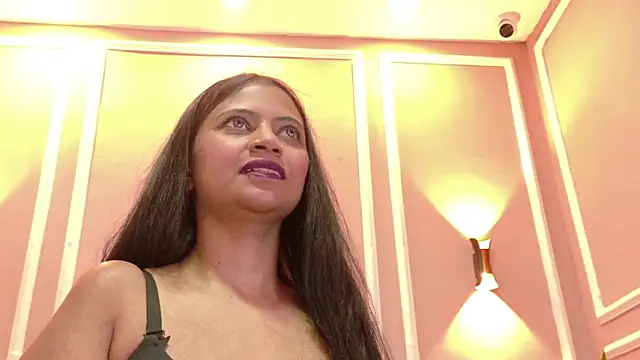 Snapshot of SuzyFox_ chatting on March 4, 2026, 8:48 pm SuzyFox online show from March 4, 2026, 8:48 pm