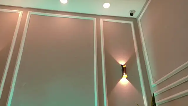 Snapshot of SuzyFox_ chatting on March 15, 2026, 8:04 pm SuzyFox online show from March 15, 2026, 8:04 pm