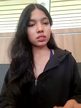Snapshot of jadelaurent chatting on June 1, 2026, 6:31 pm jadelaurent online show from June 1, 2026, 6:31 pm