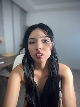 jadelaurent online show from July 16, 2026, 12:05 am