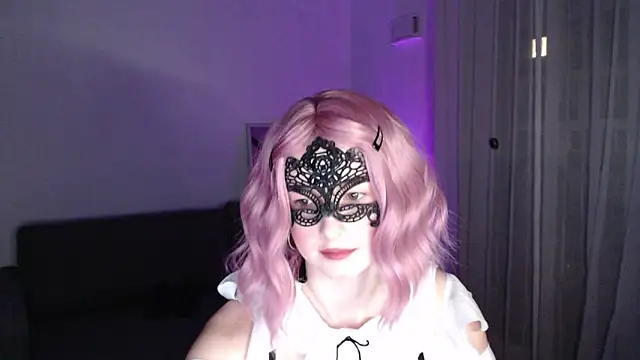 LunaXcherry online show from February 25, 2026, 5:22 pm