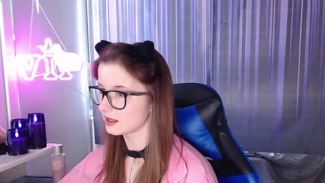 LunaXcherry online show from June 30, 2026, 4:41 pm