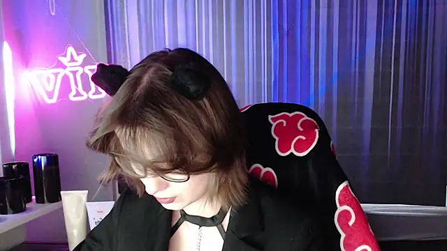 LunaXcherry online show from July 21, 2026, 4:42 pm