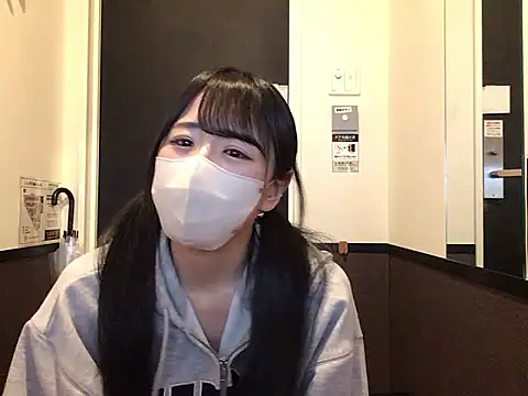 cocomi-coco0209 online show from April 28, 2026, 4:23 pm