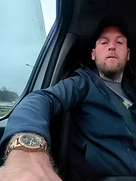 dave32000 online show from February 12, 2026, 7:47 am