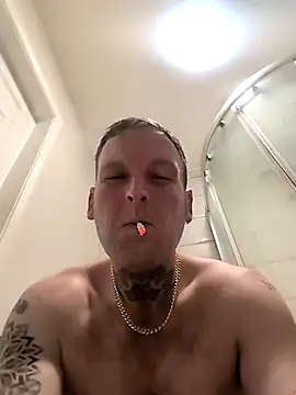 dave32000 online show from February 18, 2026, 12:39 am