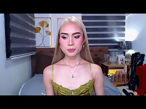 JuicyCockThea online show from April 25, 2026, 1:41 pm