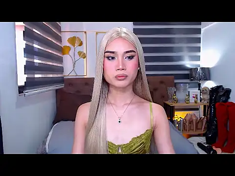 JuicyCockThea online show from May 1, 2026, 3:33 am