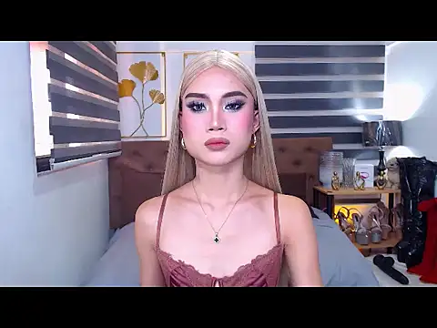 Snapshot of JuicyCockThea chatting on June 15, 2026, 3:53 am JuicyCockThea online show from June 15, 2026, 3:53 am