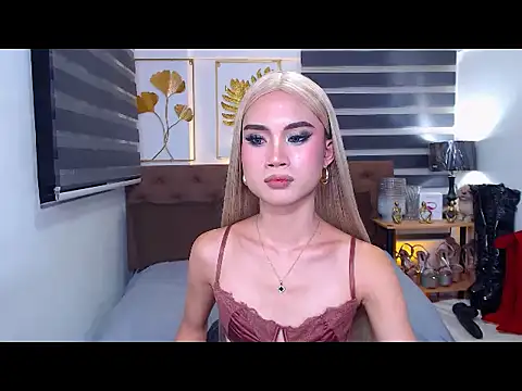 Snapshot of JuicyCockThea chatting on June 15, 2026, 3:58 pm JuicyCockThea online show from June 15, 2026, 3:58 pm