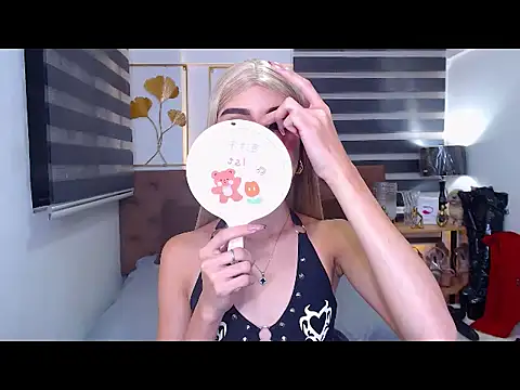 JuicyCockThea online show from June 20, 2026, 2:09 pm