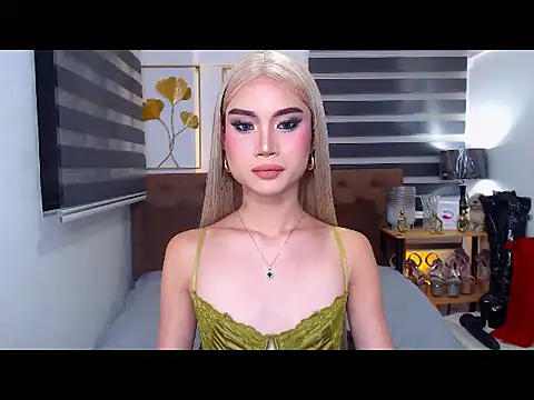 JuicyCockThea online show from June 21, 2026, 1:13 pm