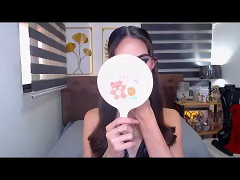 JuicyCockThea online show from July 14, 2026, 2:05 am