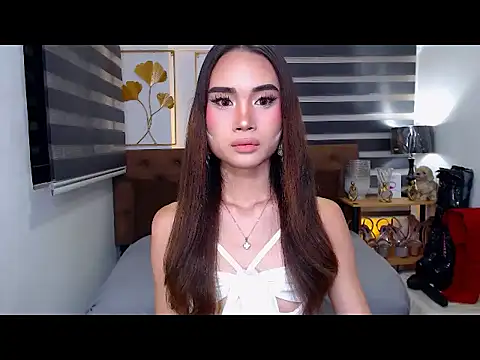 JuicyCockThea online show from July 26, 2026, 2:35 pm
