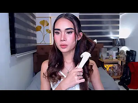 JuicyCockThea online show from July 28, 2026, 4:05 pm