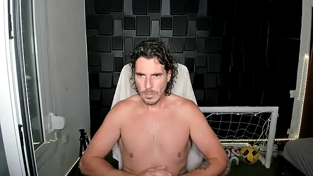 Snapshot of joaquin420_hot chatting on July 6, 2026, 3:58 pm joaquin420 hot online show from July 6, 2026, 3:58 pm