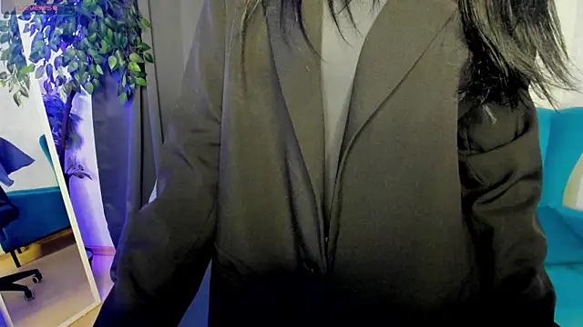 Snapshot of little__isabel chatting on May 18, 2026, 1:35 am little isabel online show from May 18, 2026, 1:35 am