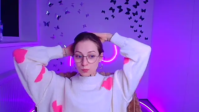 Esmi Winter online show from February 19, 2026, 6:31 am