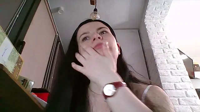 Clover Shine online show from March 10, 2026, 5:07 pm