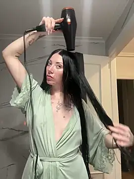 Karmenlovex online show from April 27, 2026, 8:51 pm