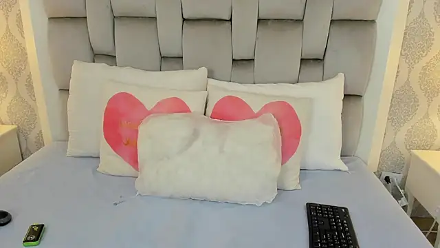 keiira foxxx online show from February 26, 2026, 11:31 am