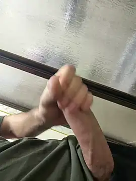 buyukyarak31 online show from February 9, 2026, 5:28 pm