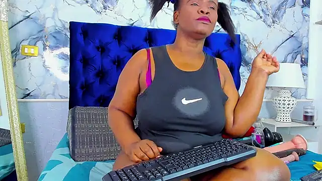 Snapshot of EBONY_SWEEET_ chatting on July 23, 2026, 3:15 am EBONY SWEEET online show from July 23, 2026, 3:15 am