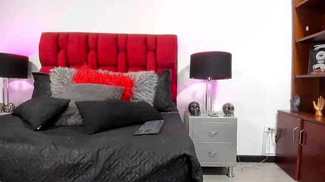 LuciadelaVega online show from March 12, 2026, 6:58 pm