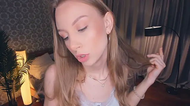 CarmenLipkin online show from March 12, 2026, 2:23 pm