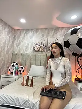 Snapshot of Brisa_Silva chatting on June 19, 2026, 11:58 am Brisa Silva online show from June 19, 2026, 11:58 am