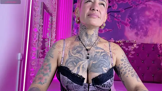 Everlyn sexx online show from February 14, 2026, 1:52 pm