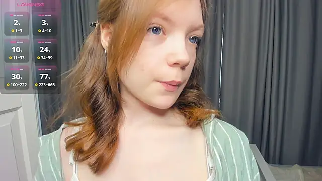 LavenderMitten online show from June 15, 2026, 5:42 am