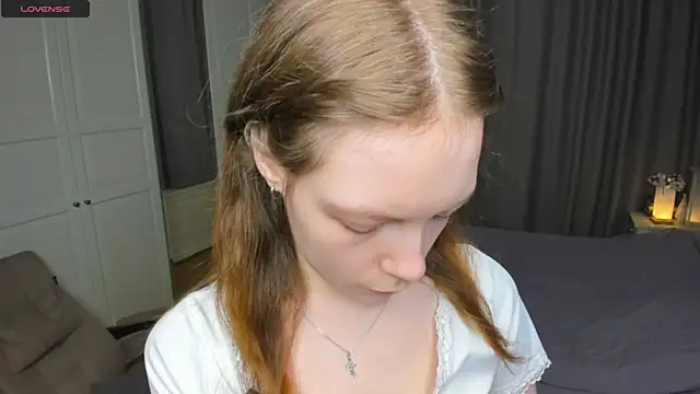 LavenderMitten online show from August 3, 2026, 5:39 am