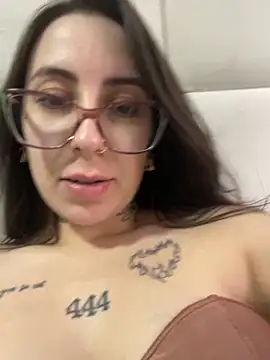 Lunaafeetx online show from March 17, 2026, 7:06 pm