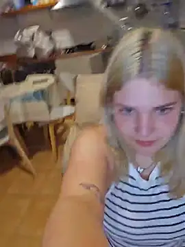 Dulcexpecado online show from May 12, 2026, 8:39 pm